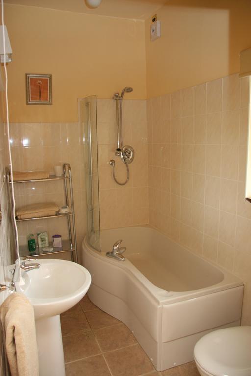 The Beeches Bed & Breakfast Wansford  Room photo